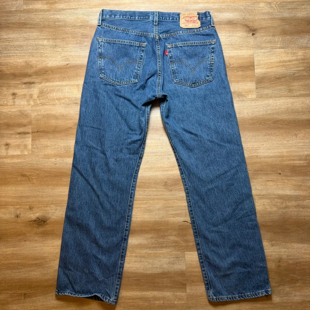 Vintage Levis 501 Original Fit Jeans Mens 34x30 Blue Medium Wash Button Fly Y2K